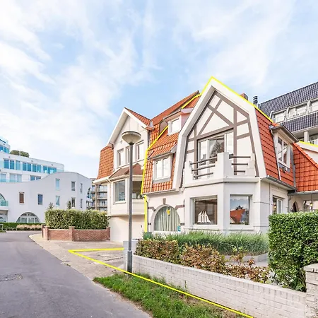 Near Belgian Coast With Sea Views, Cleaning Included 別荘 *